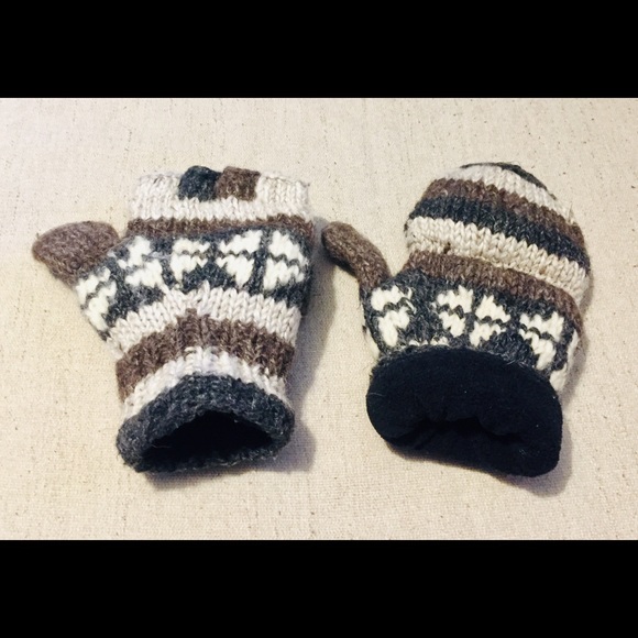 Unique Wool Mitten/Gloves - Picture 4 of 4